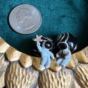 🔥3/$30 Astronaut stud earrings with bauble backing